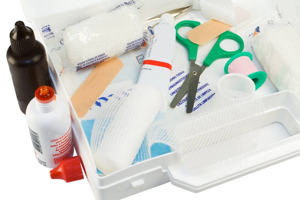 residential-log-cabin-camp-first-aid-kit