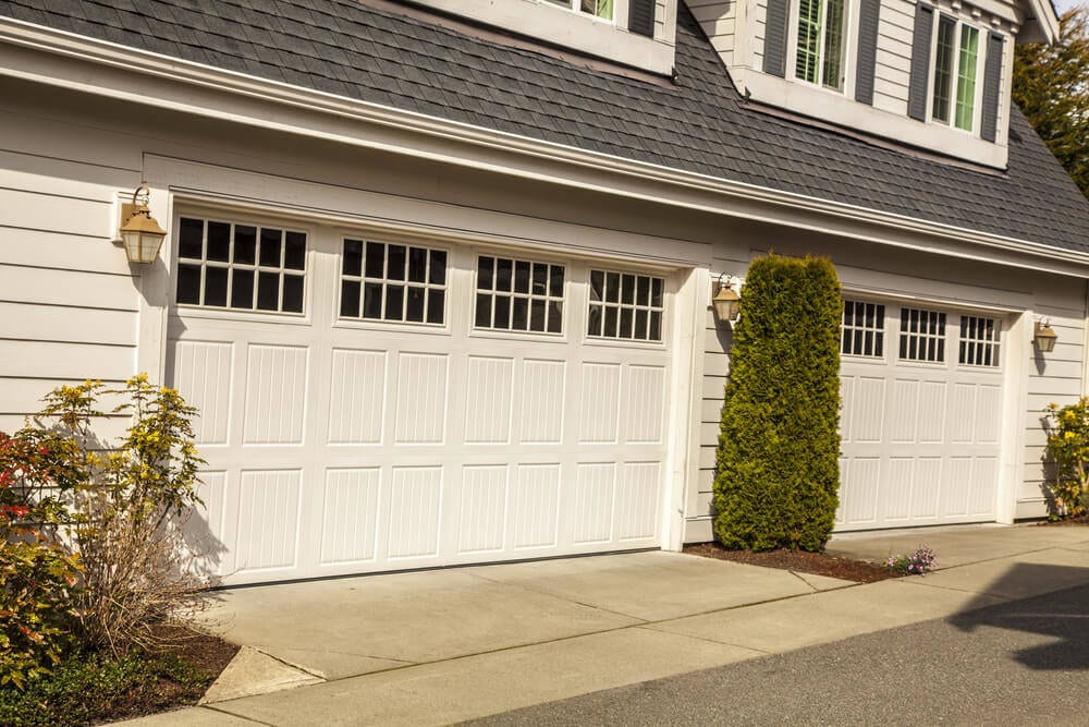 With-a-double-garage,-you-will-have-more-space-and-better-protection08142