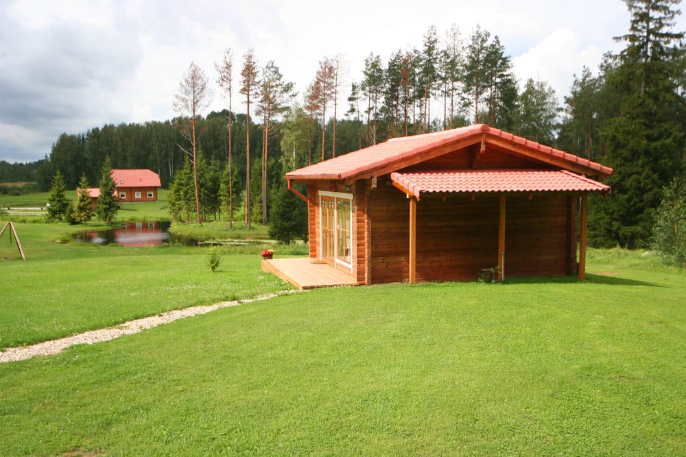 residential-log-cabin-in-a-beautiful-location